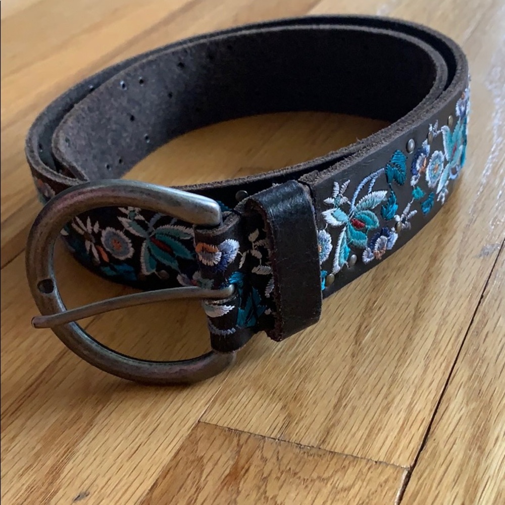 Iucky brand belt
